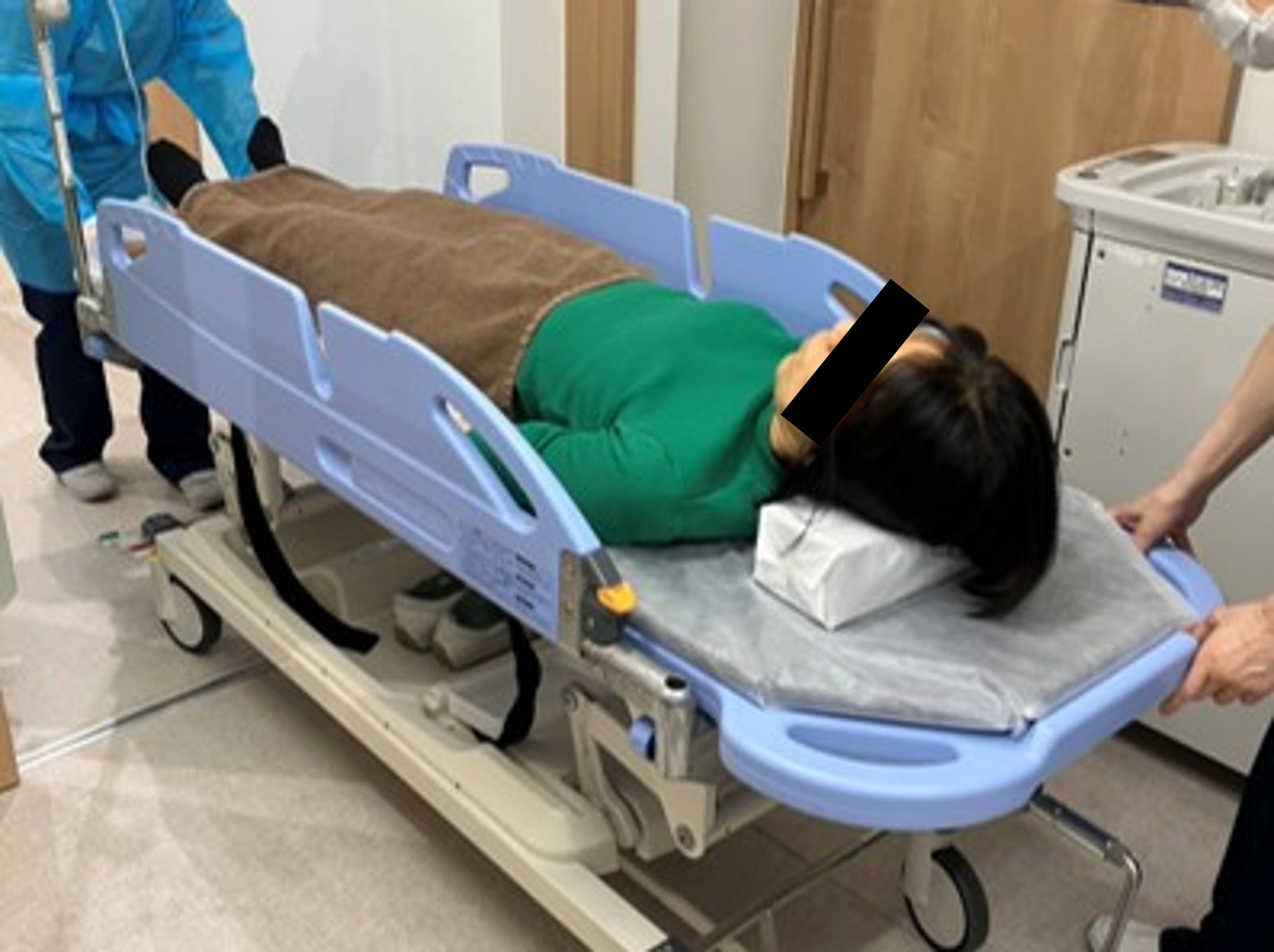検査後はベッドに寝たまま休憩室へ移動します